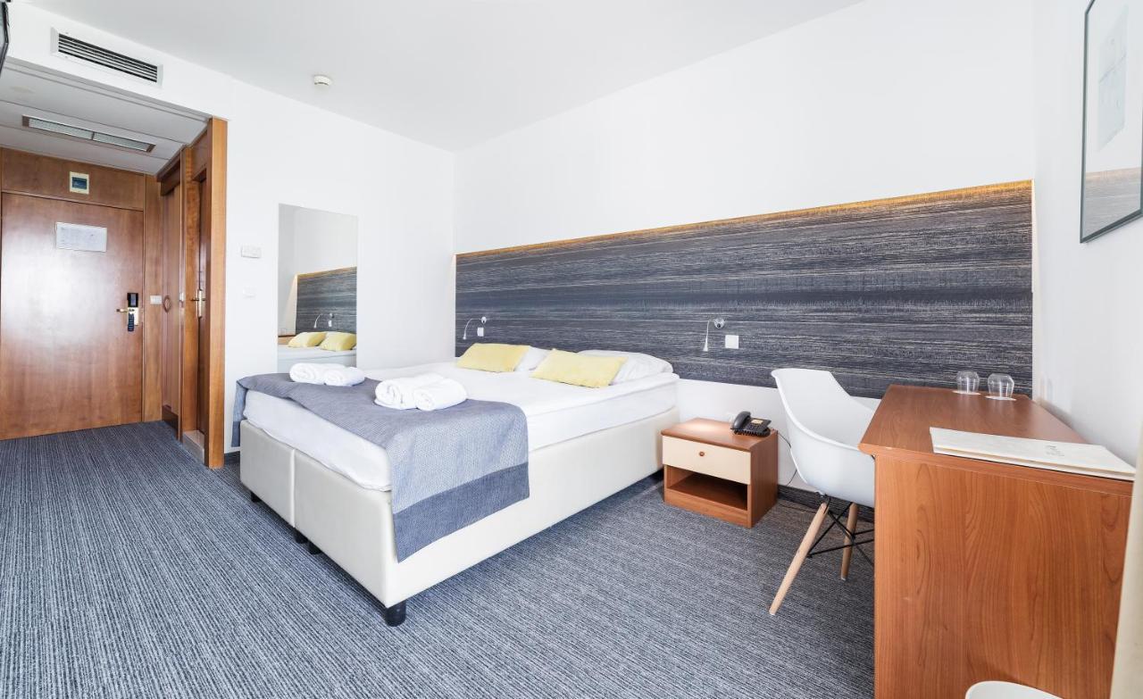 Hotel Punta Vodice Ngoại thất bức ảnh